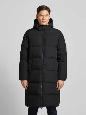 Płaszcz puchowy o kroju regular fit z naszywką z logo Tommy Hilfiger