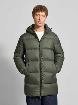 Płaszcz puchowy o kroju regular fit z wyhaftowanym logo Tommy Jeans