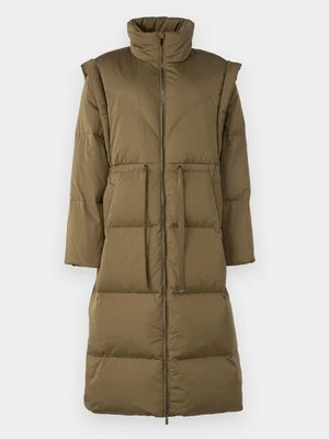 Płaszcz puchowy YAS