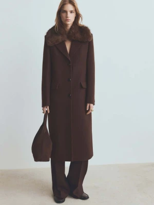 Płaszcz wełniany z futrzanym kołnierzem czekoladowy - Kobieta - - MANGO