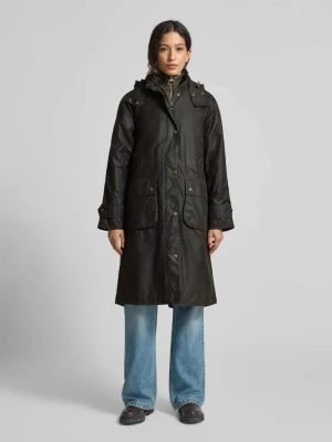 Płaszcz woskowany 2 w 1 o kroju regular fit z odpinanym kapturem model ‘LONG CANNICH’ Barbour
