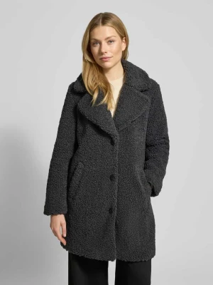 Płaszcz z futerka o kroju regular fit z wykładanym kołnierzem model ‘KYLIE’ Vero Moda