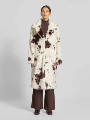 Płaszcz z imitacji futra o kroju regular fit ze wzorem na całej powierzchni model ‘CRYSTAL’ Vero Moda