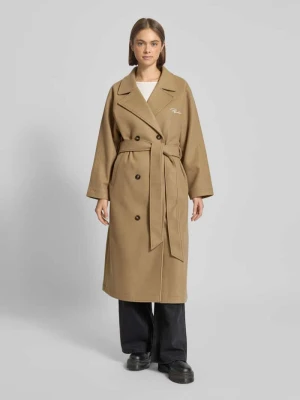 Płaszcz z kołnierzem z połami i wiązanym paskiem model ‘VALENCIA’ Pegador