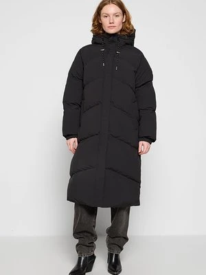 Płaszcz zimowy Boss