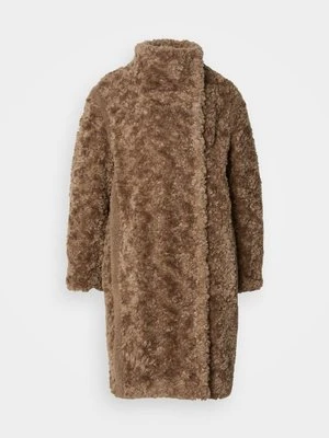 Płaszcz zimowy Boss