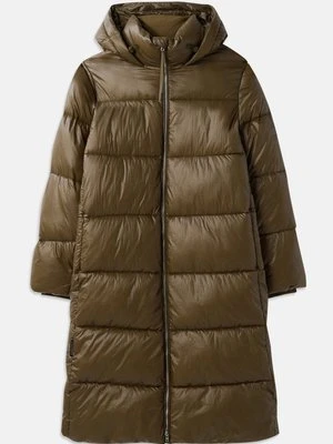 Płaszcz zimowy closed