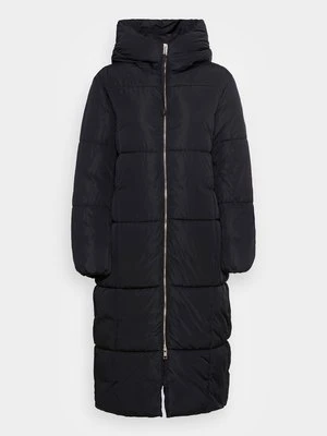 Płaszcz zimowy esprit collection