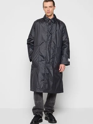 Płaszcz zimowy Études