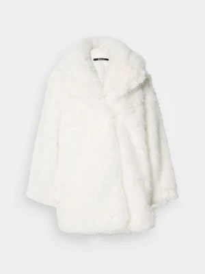 Płaszcz zimowy Gina Tricot