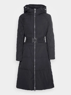 Płaszcz zimowy Guess