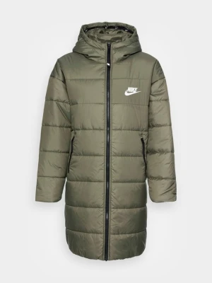 Płaszcz zimowy Nike oliwkowy