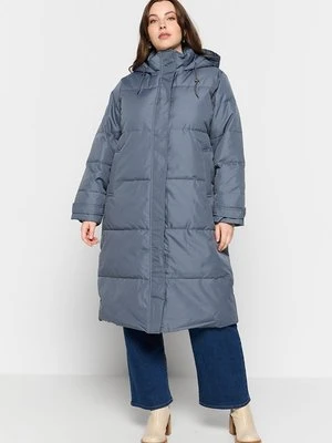 Płaszcz zimowy ONLY Carmakoma