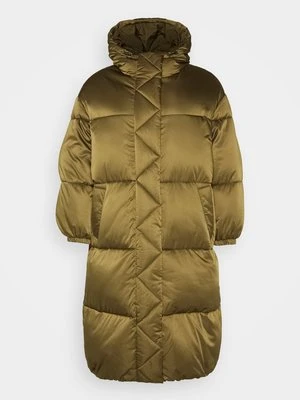 Płaszcz zimowy Tommy Jeans Curve