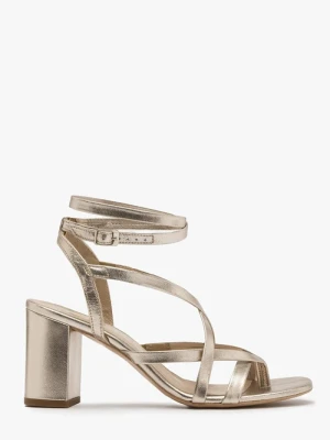 Platynowe japonki na obcasie Ryłko