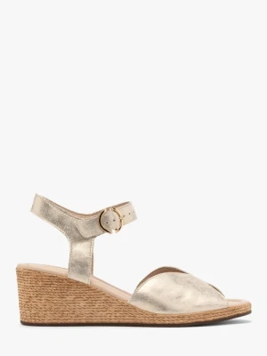 Platynowe sandały na spodzie typu koturna Ryłko