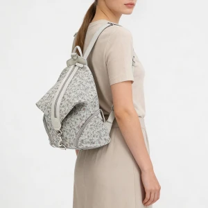 Plecak Damski Rieker, z materiału syntetycznego o miękkiej workowej formie z roślinnym wzorem zapinany na zamek z regulowanymi szelkami, srebrny, H10