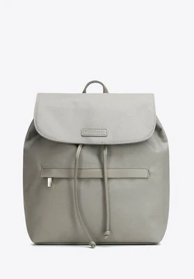 Plecak damski z klapą i troczkiem szary Wittchen