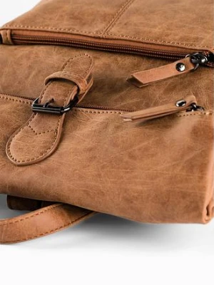 Plecak z zewnętrzną kieszenią i sprzączką bonprix