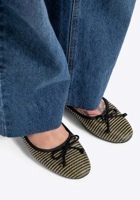 Plecione baleriny z kokardą czarne Wittchen