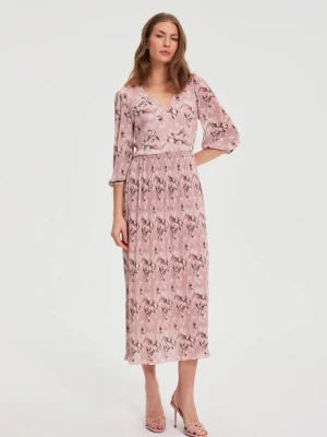 Plisowana sukienka różowa Moodo