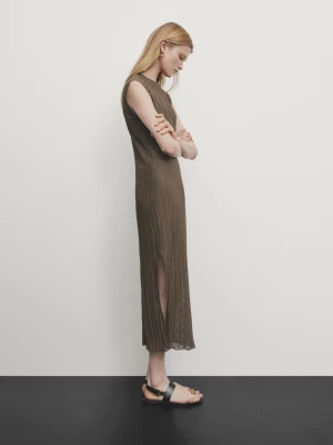 Plisowana Sukienka Średniej Długości Bez Rękawów - Opalony - - Massimo Dutti - Kobieta