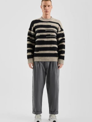 Plisowane spodnie QS szary