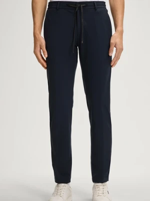 Podróżne spodnie dresowe Sake w kolorze granatowym Joop