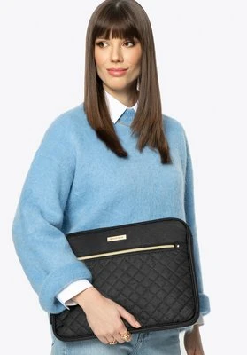 Pokrowiec na laptopa 15'' pikowany na przodzie czarny Wittchen