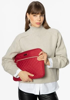 Pokrowiec na laptopa 15'' pikowany na przodzie wiśniowy Wittchen