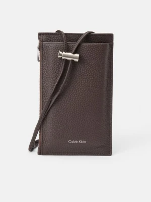 Pokrowiec na telefon komórkowy Calvin Klein ciemnobrązowy