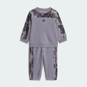 Polarowy zestaw spodni dresowych i bluzy dla najmłodszych Seasonal Essentials ze wzorem moro Adidas zielony