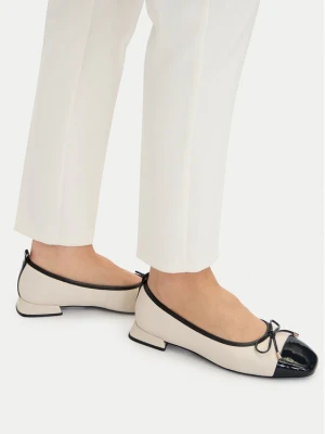 Półbuty Clarks Ubree15 Poppy 26186333 Écru Kremowy