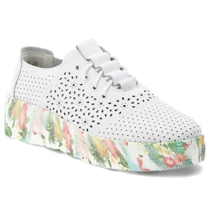 Półbuty damskie Artiker, cholewka ze skóry naturalnej perforowana konstrukcja z klasycznym sznurowaniem podwyższona podeszwa o dekoracyjnej strukturz