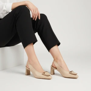 Półbuty damskie Hispanitas, skórzana cholewka naturalna odkryta pięta elegancka klamra z przodu stabilny obcas zapewniający komfort użytkowania, beżo