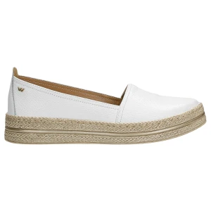 Białe wsuwane półbuty damskie na wysokiej podeszwie 46277-59 Wojas