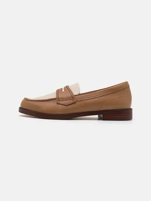 Półbuty wsuwane Clarks