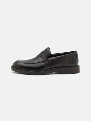 Półbuty wsuwane Clarks czarny