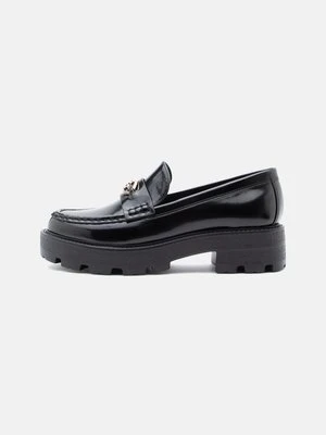 Zdjęcie produktu Półbuty wsuwane Guess