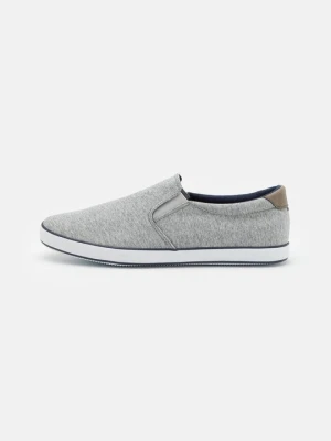 Półbuty wsuwane Pier One By Zalando jasnoszary