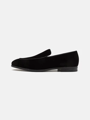 Półbuty wsuwane Stuart Weitzman