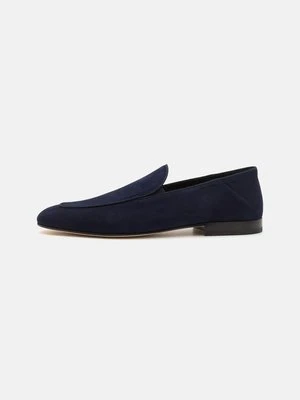 Półbuty wsuwane Stuart Weitzman