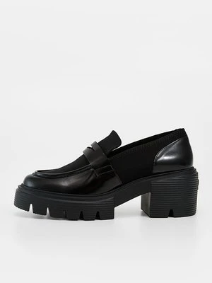 Półbuty wsuwane Stuart Weitzman