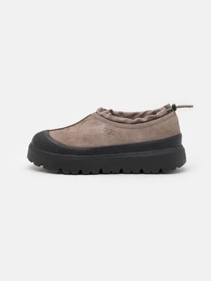 Kapcie UGG szary