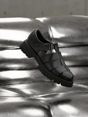 Półbuty wsuwane YOURTURN By Zalando czarny