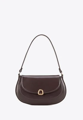 Półokrągła listonoszka z imitacji skóry z dekoracyjnym zapięciem brązowa Wittchen