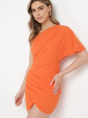 Pomarańczowa Asymetryczna Sukienka z Ozdobnym Drapowaniem Aerlia