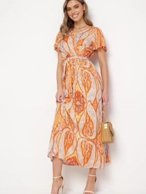 Pomarańczowa Długa Sukienka z Wiskozy z Kopertową Górą i Geometrycznym Wzorem Amareth