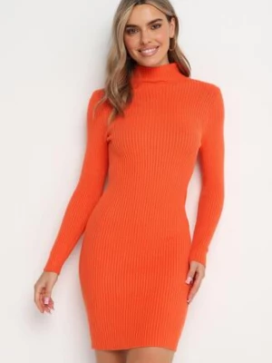 Pomarańczowa Dzianinowa Sukienka z Golfem w Prążki Yrenna