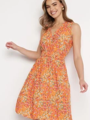 Pomarańczowa Wiskozowa Sukienka w Kwiaty z Kopertową Górą Nervila